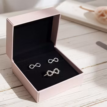 Smyckeset evighetstecknet silver