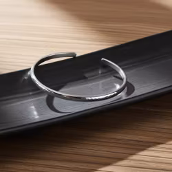 Hamrat stelt silverarmband