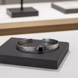 Cuff armband med sten silver