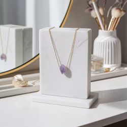 Guldpläterat halsband med rå Ametist sten