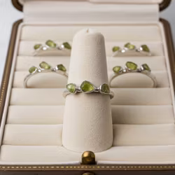 Trestensring Peridot