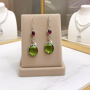 Silverörhängen Peridot