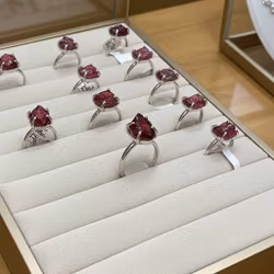 Ring med rå Granat sten silver