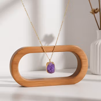 Guldpläterat halsband med rosa sten