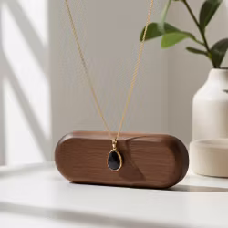 Guldpläterat halsband med svart Onyx