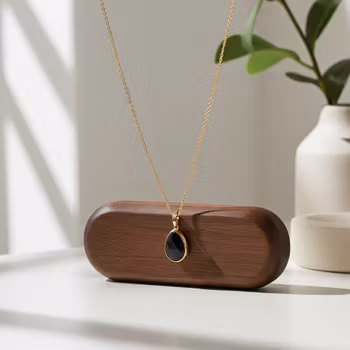 Guldpläterat halsband med svart Onyx