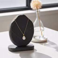 Guldpläterat halsband med vit Jade