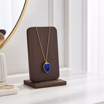 Guldpläterat halsband med blå sten