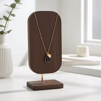 Guldpläterat halsband med hängen