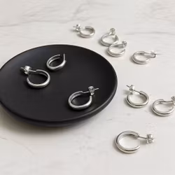 Korta runda silverörhängen