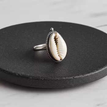 Silverring med snäcka Cowrie
