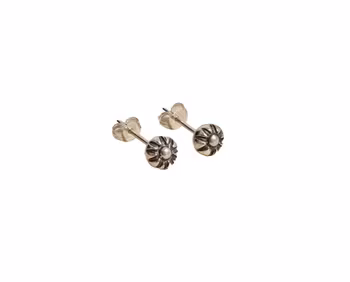 Stiftörhängen blommor silver