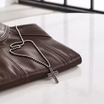 Kors halsband silver herr