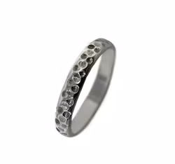 Mönstrad ring i silver