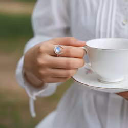 Regnbågsmånsten ring silver