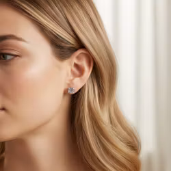 Örhängen med Sjöglas silver