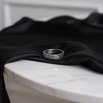 Mönstrade silverringar