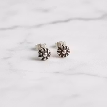 Stiftörhängen blommor silver