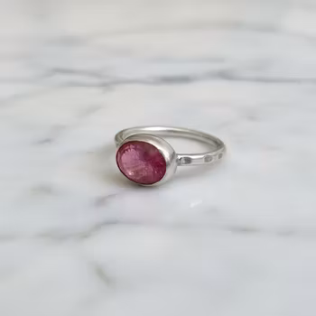 Silverring med rosa Safir sten