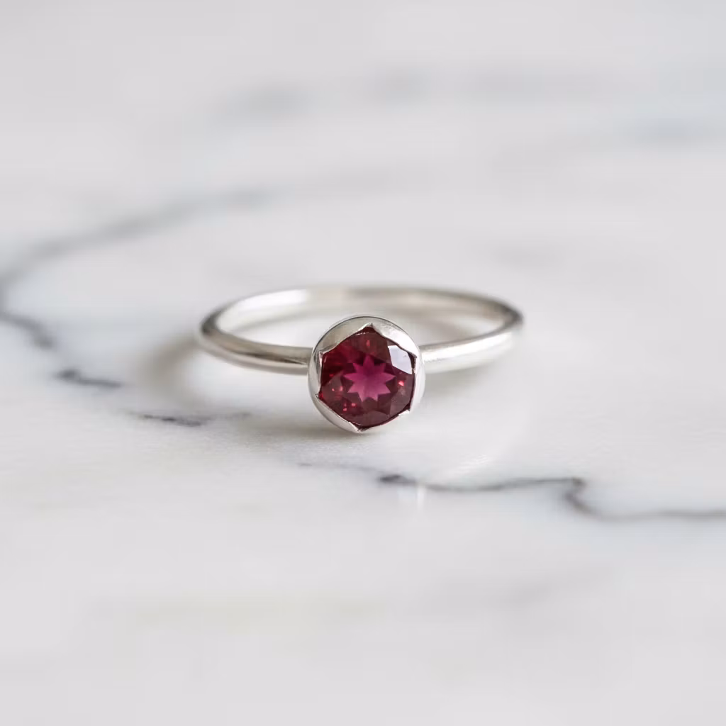 Barn Ring Röd Ring med röd rund rubin sten äkta silver - C.M.H Design Jewellery