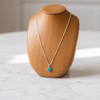 Halsband med litet Turkoshjärta