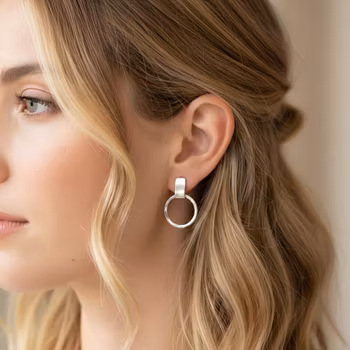 Silverörhängen hamrade cirklar