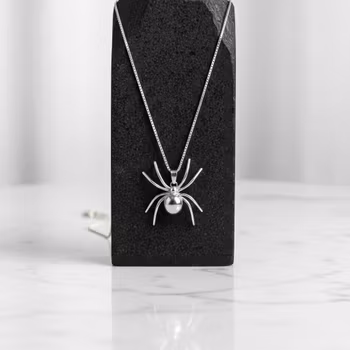 Silverhalsband med spindel