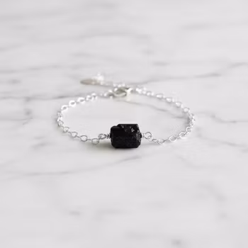 Svart rå Turmalin armband silver