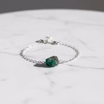 Armband med grön rå Apatit sten silver