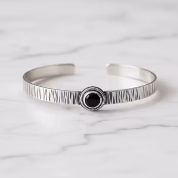 Cuff armband med sten silver
