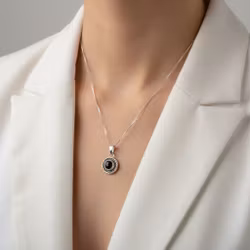 Silverhalsband med svart Onyx