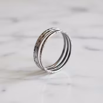 Mönstrade silverringar