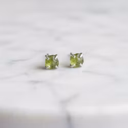 Örhängen rå Peridot silver
