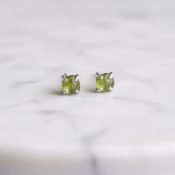 Örhängen rå Peridot silver