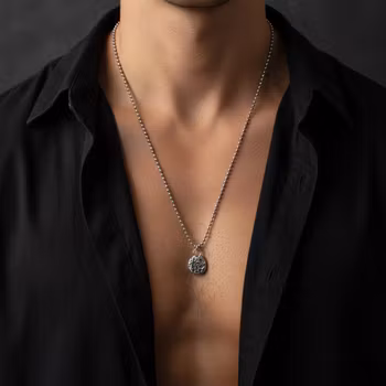 Oxiderat herrhalsband med hänge