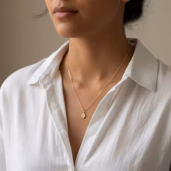 Halsband med kedja och Hamsa hand