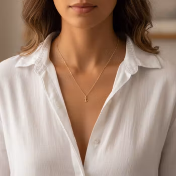 Halsband med kedja och ankare