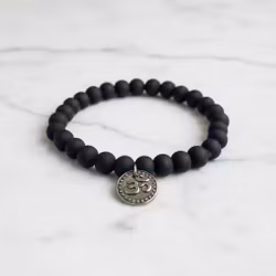 Svart pärlarmband med berlock herr