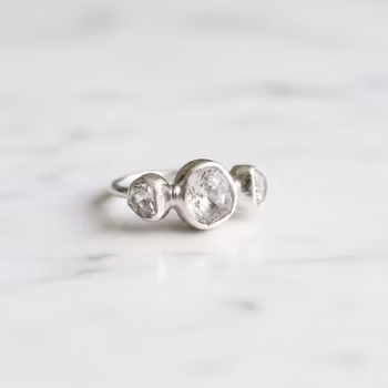 Rå klar kristallring silver