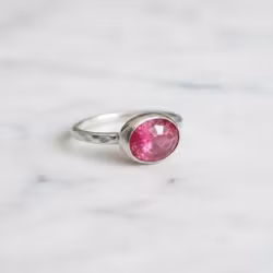 Silverring med rosa Safir sten