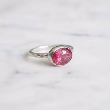 Silverring med rosa Safir sten