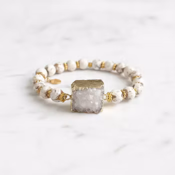 Armband vita stenar
