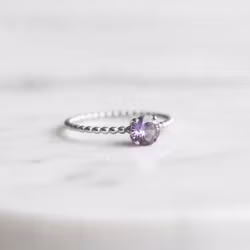 Kulring med lila sten silver