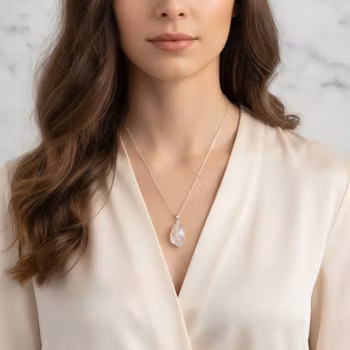 Halsband med vit Bergskristall