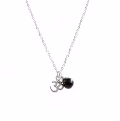 Silverpläterat halsband med hängen