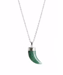 Halsband med stor grön ädelsten