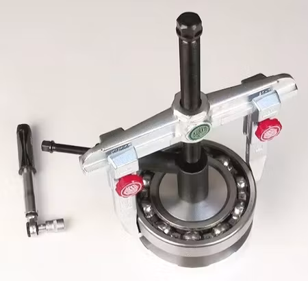 Auxiliary hydraulic ram