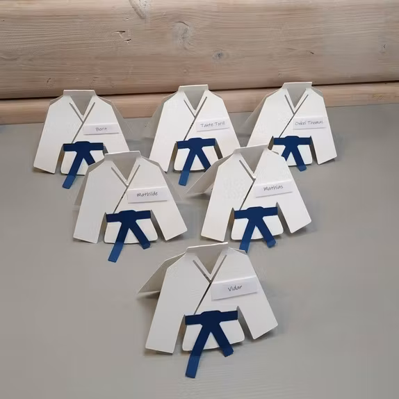 Simple personalised place cards without images/ Enkle personlige bordkort uten bilde