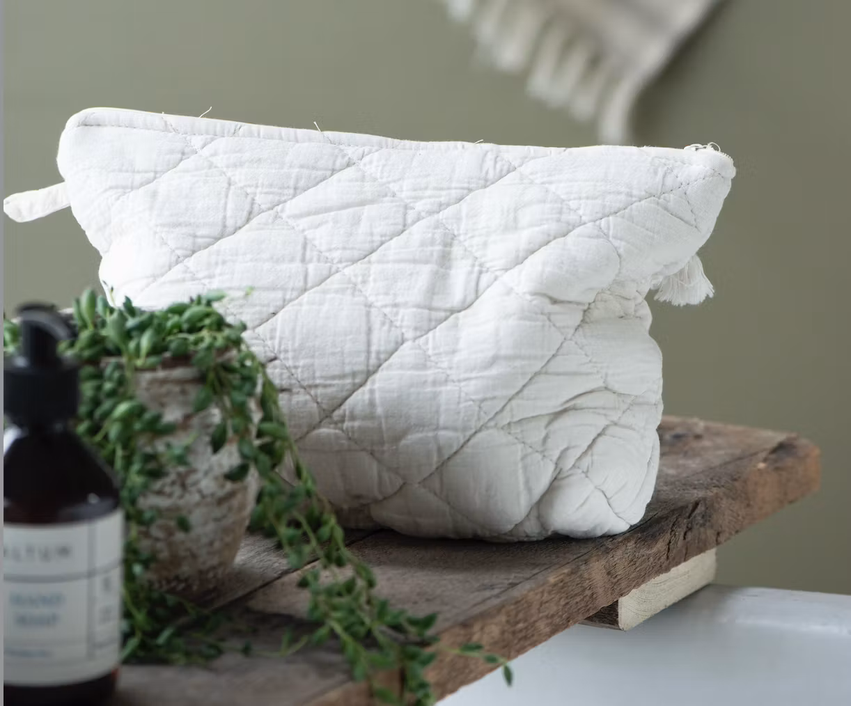 Quiltad necessär, creme vit