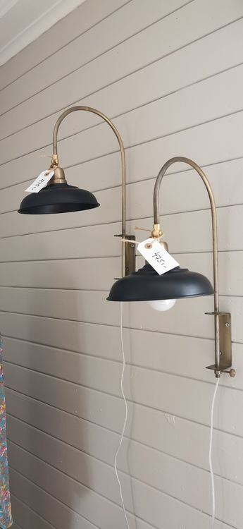 Svart vägglampa